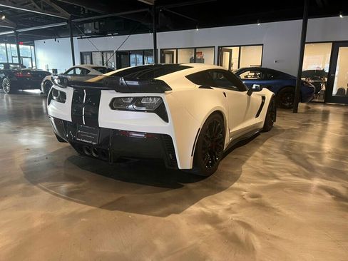 Used 2017 Chevrolet Corvette Z06 w/ Z07 Performance Package image 5