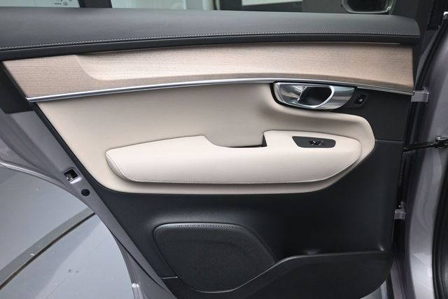 Certified 2026 Volvo XC90 T8 Core w/ Protection Package Premier AWD/4WD image 23