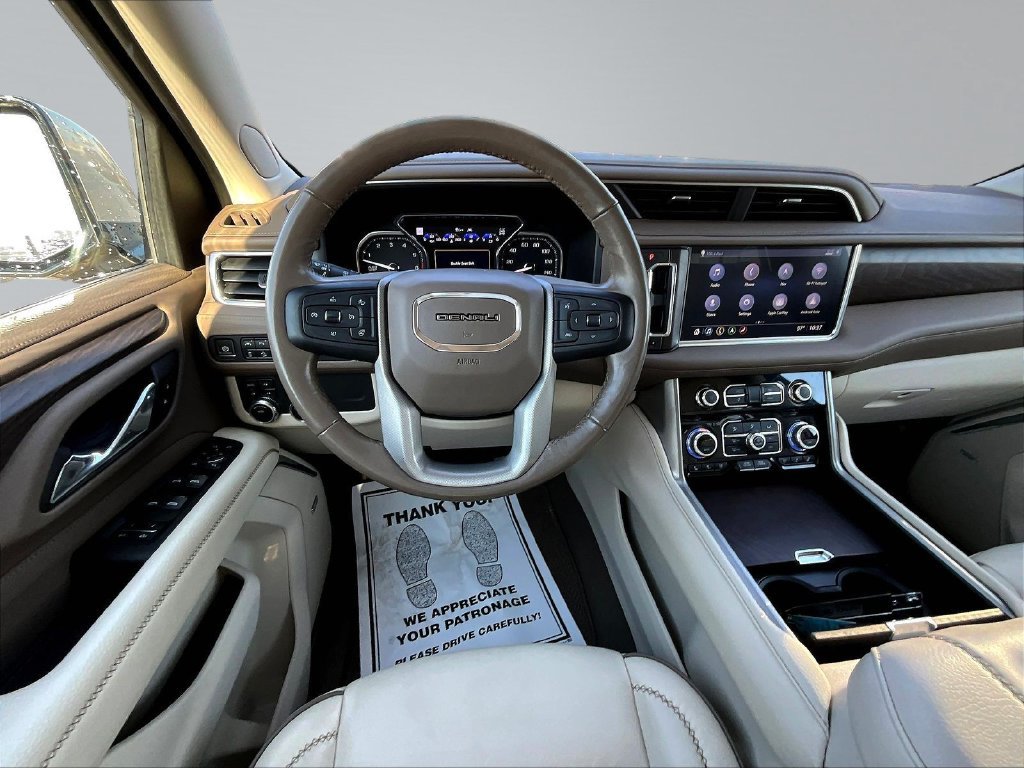 Used 2021 GMC Yukon XL Denali w/ Denali Premium Package AWD/4WD image 10