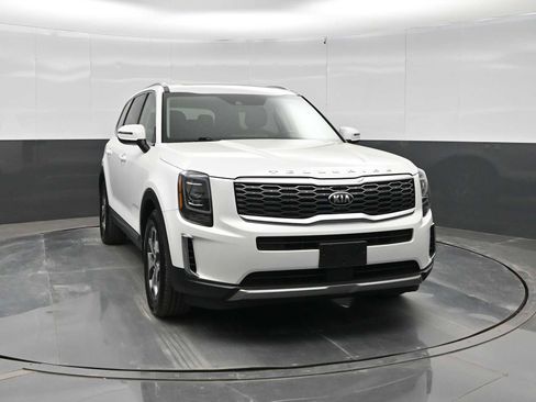 Used 2020 Kia Telluride EX AWD/4WD image 2