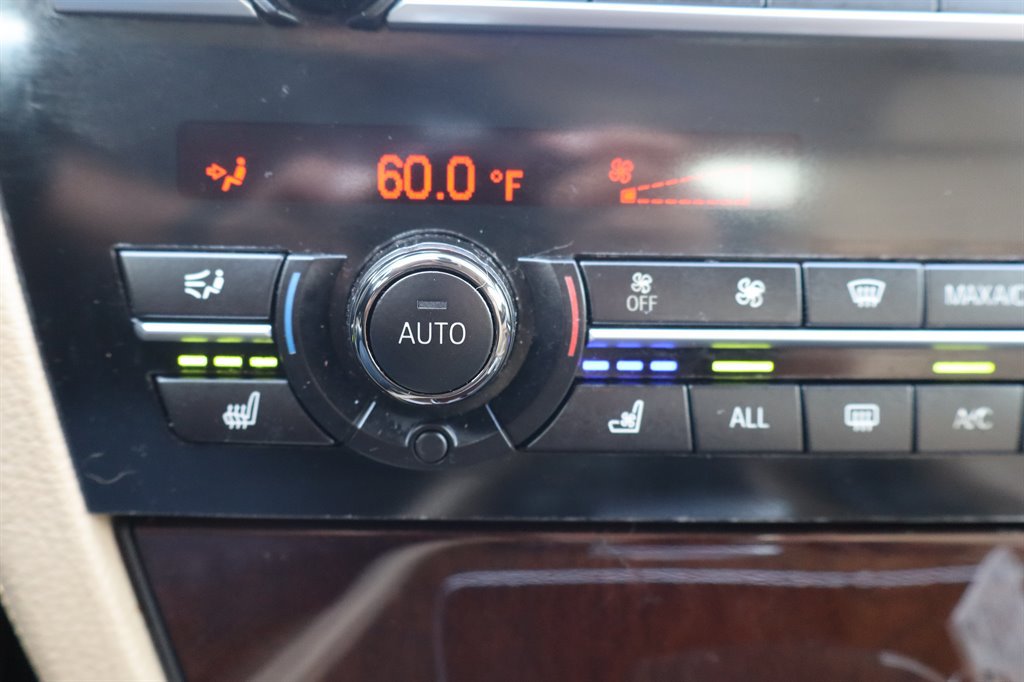 Used 2013 BMW 750i RWD image 33