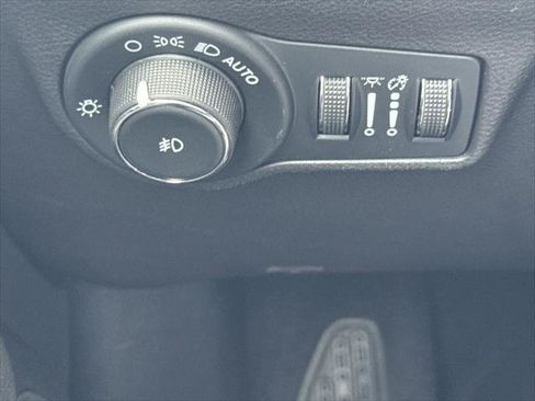 Certified 2023 Jeep Compass Latitude AWD/4WD image 17