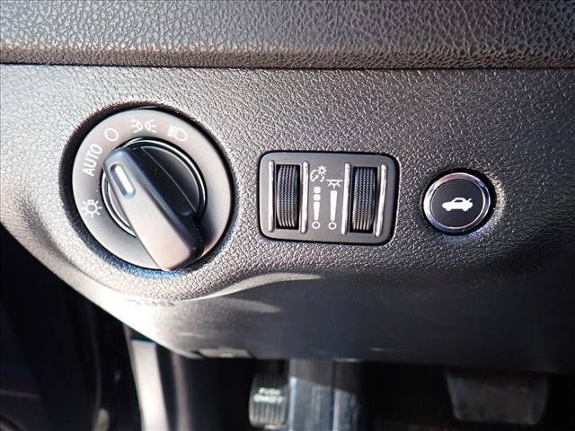 Used 2023 Dodge Charger SXT RWD image 15