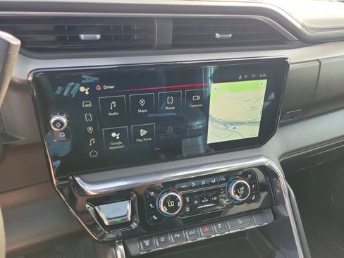 Used 2024 GMC Sierra 2500 Denali w/ Denali Reserve Package AWD/4WD image 9
