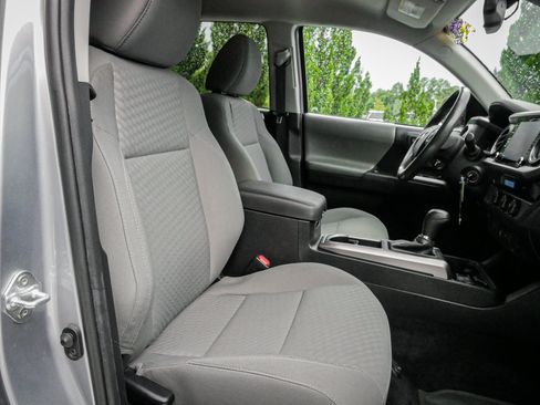 Used 2021 Toyota Tacoma SR5 RWD image 31