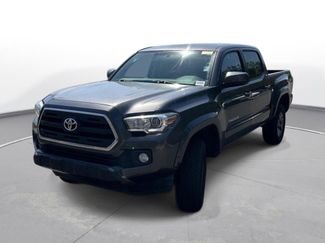 Used 2017 Toyota Tacoma SR5 w/ SR5 Appearance Package (SM) video 2