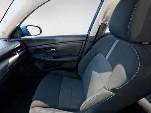 Used 2025 Nissan Sentra SV FWD image 22
