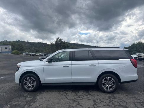 Used 2025 Ford Expedition Max Active image 8