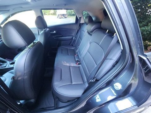 Used 2020 Kia Niro EX Premium FWD image 33