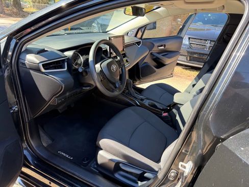 Used 2020 Toyota Corolla LE image 15