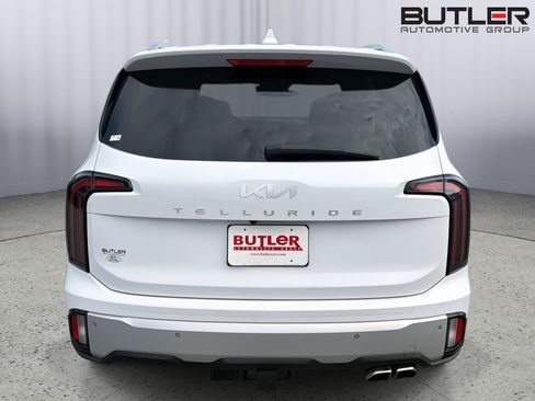 Used 2024 Kia Telluride SX w/ Towing Package FWD image 5