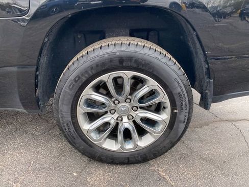 Used 2023 RAM 1500 Laramie AWD/4WD image 16