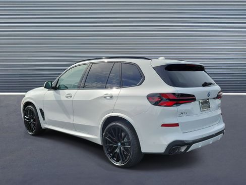 New 2026 BMW X5 xDrive40i w/ M Sport Package AWD/4WD image 4