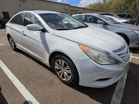 Used 2011 Hyundai Sonata GLS image 1