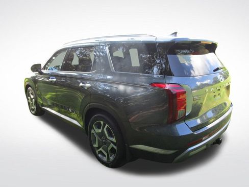 Used 2024 Hyundai Palisade SEL w/ Premium Package FWD image 4
