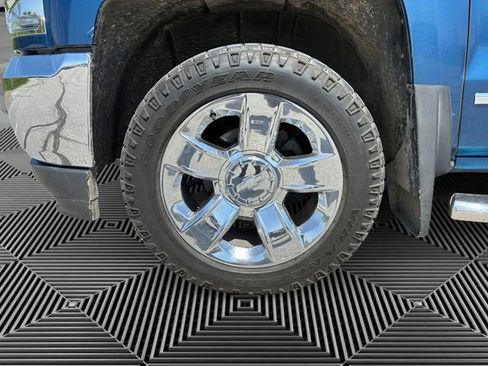 Used 2018 Chevrolet Silverado 1500 LTZ w/ Sport Package AWD/4WD image 9