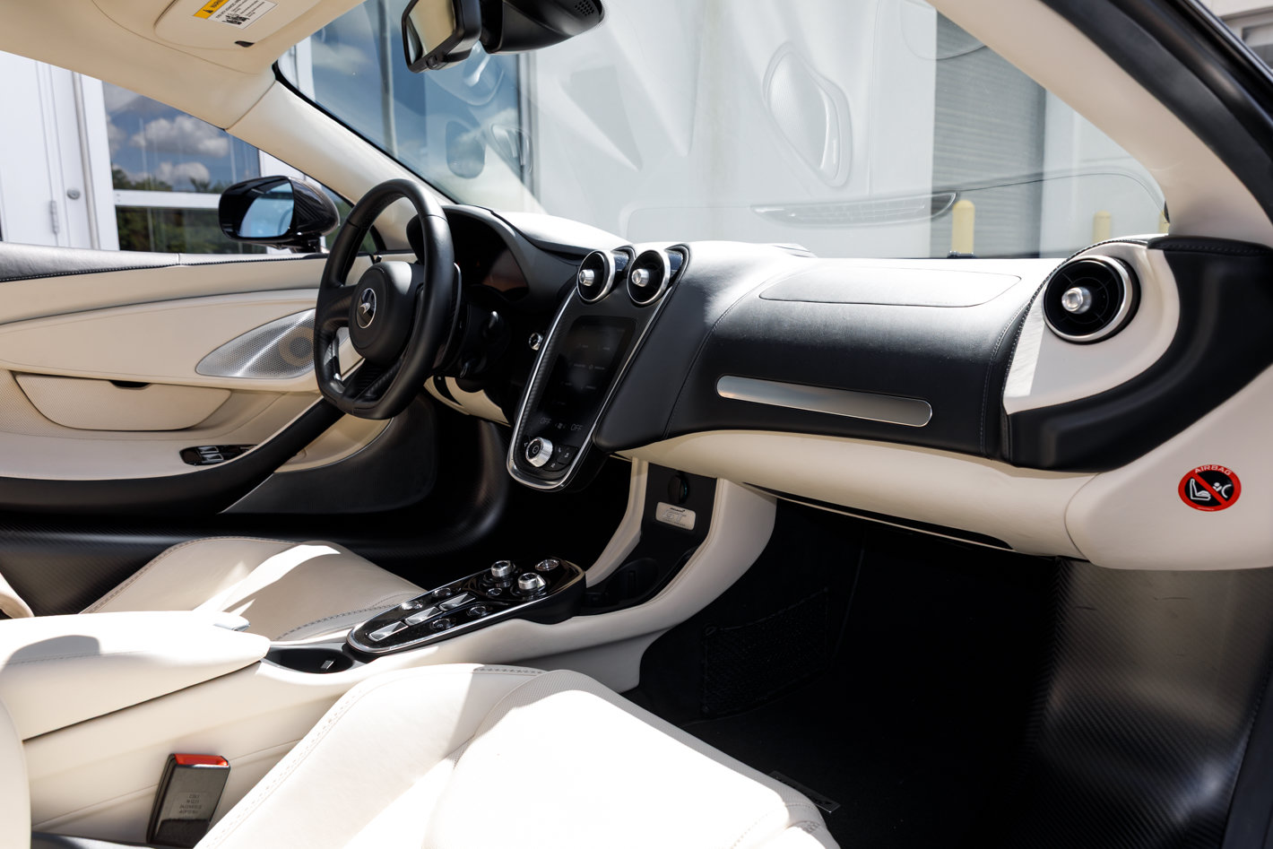 Used 2021 McLaren GT RWD image 31