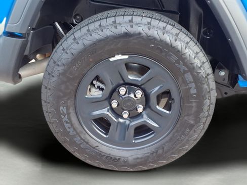 Used 2025 Jeep Wrangler Sport image 9