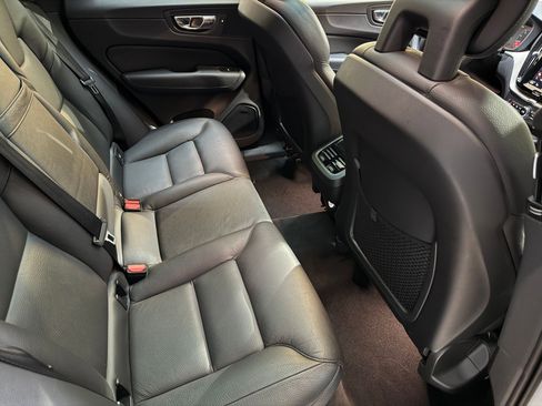 Used 2018 Volvo XC60 T5 Inscription w/ Convenience Package image 41