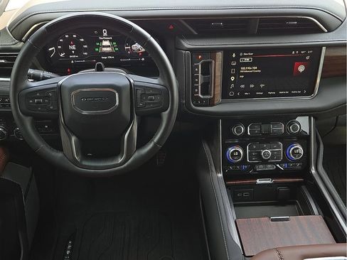 Used 2023 GMC Yukon XL Denali Ultimate w/ LPO, Floor Liner Package AWD/4WD image 12