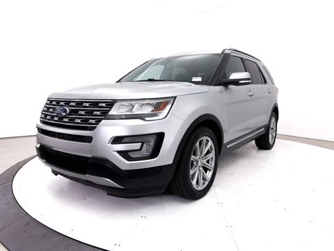 Used 2017 Ford Explorer Limited FWD image 12
