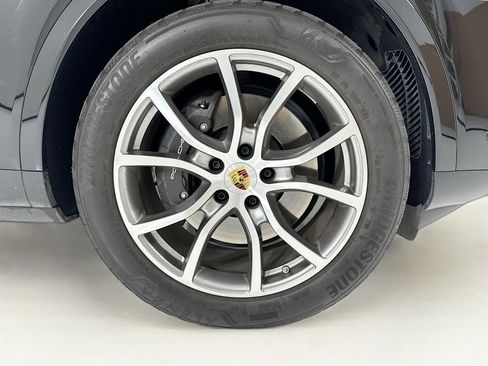 Certified 2024 Porsche Cayenne image 11