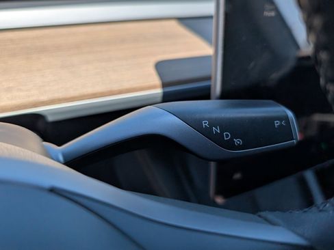 Used 2023 Tesla Model Y Long Range AWD/4WD image 19