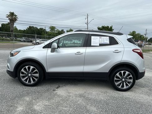 Used 2021 Buick Encore Preferred FWD image 3