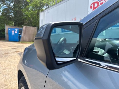 Used 2023 Chevrolet Equinox LT w/ Driver Convenience Package image 13