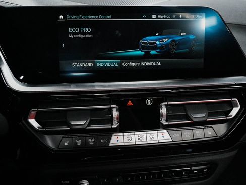 Used 2024 BMW Z4 M40i w/ Premium Package image 23