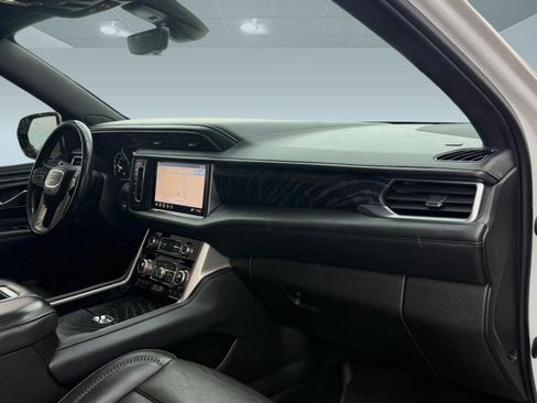 Used 2021 GMC Yukon XL Denali w/ Denali Premium Package RWD image 33