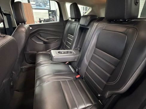 Used 2019 Ford Escape SEL image 18