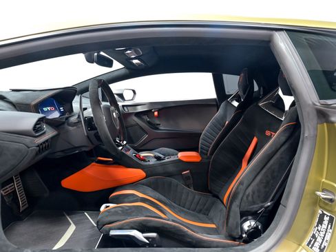 Used 2023 Lamborghini Huracan STO RWD image 11