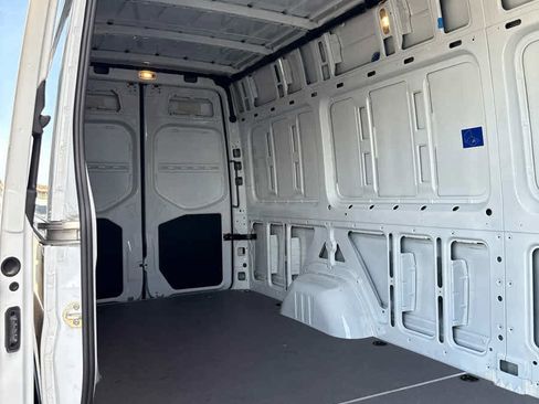 Certified 2025 Mercedes-Benz Sprinter 2500 image 20
