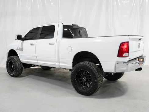 Used 2018 RAM 2500 SLT AWD/4WD image 3