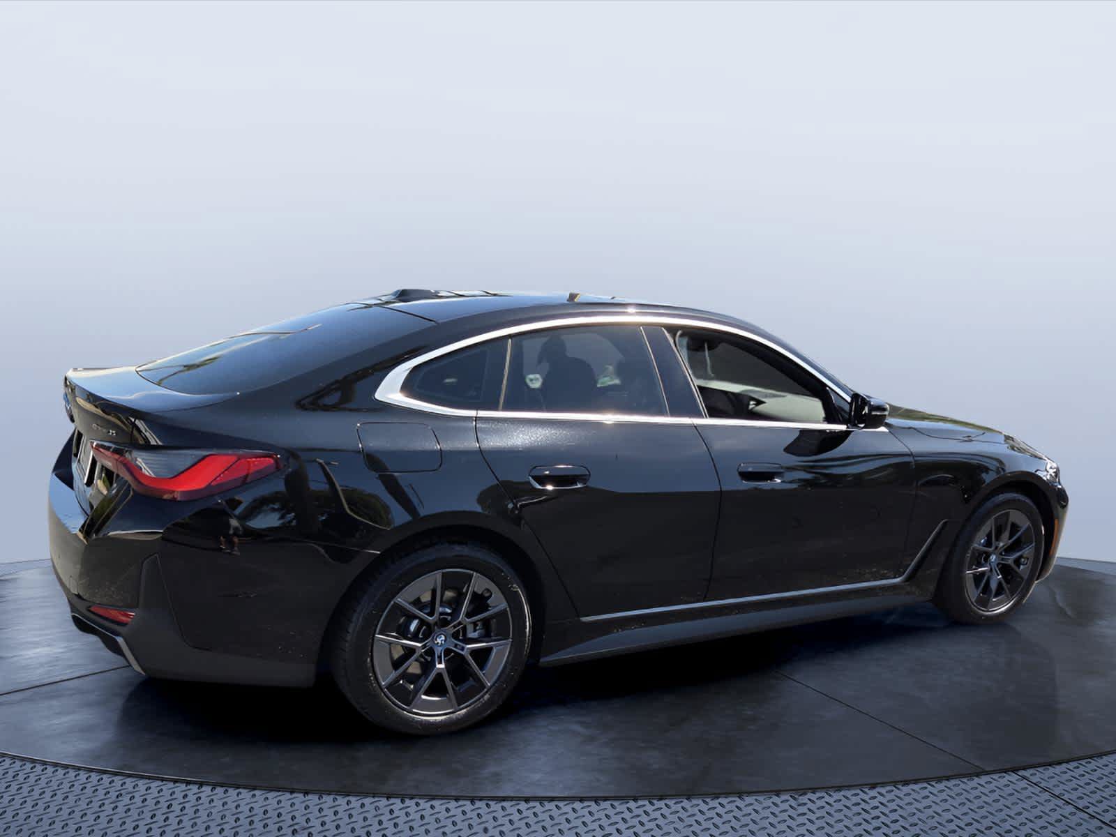 Used 2024 BMW i4 eDrive35 w/ Premium Package RWD image 3