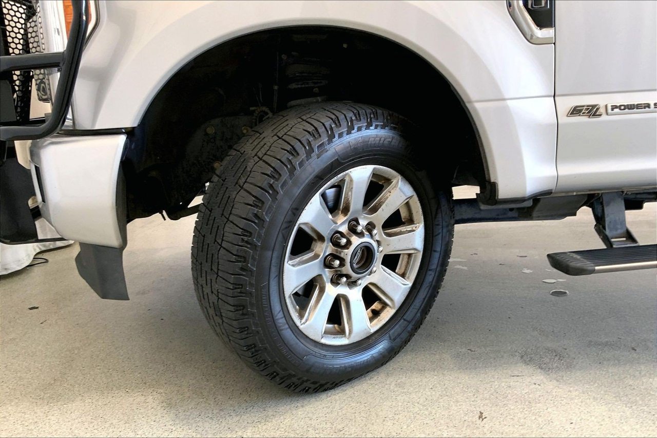 Used 2018 Ford F250 Platinum w/ Platinum Ultimate Package AWD/4WD image 20