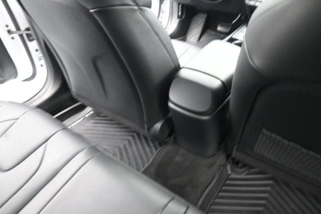 Used 2023 Hyundai Elantra Limited w/ Cargo Package FWD image 22