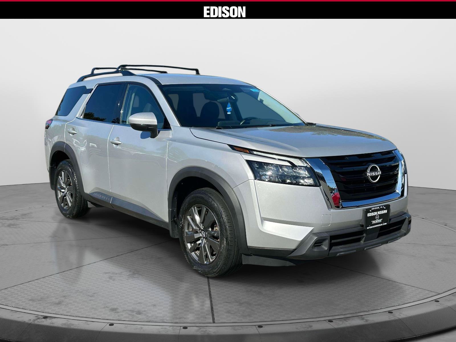 Used 2024 Nissan Pathfinder SV w/ Cargo Package AWD/4WD image 1