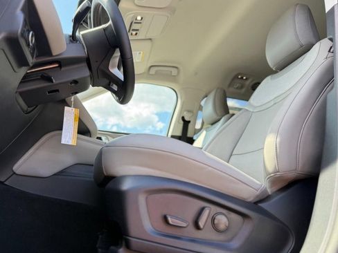 New 2026 Ford Explorer Active w/ Active Comfort Package AWD/4WD image 15