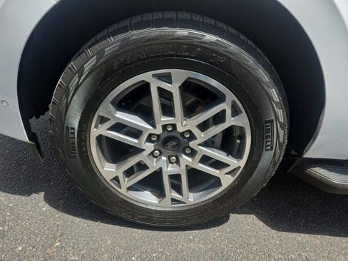 Used 2025 Ford Expedition Active AWD/4WD image 15