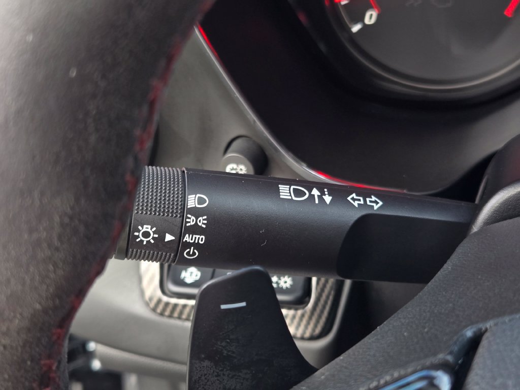 Used 2019 Chevrolet Camaro ZL1 RWD image 36