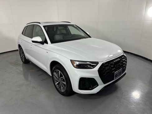 Used 2024 Audi Q5 2.0T Premium w/ Summer of Audi Package AWD/4WD image 33