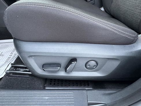 Used 2023 Nissan Rogue SV image 17