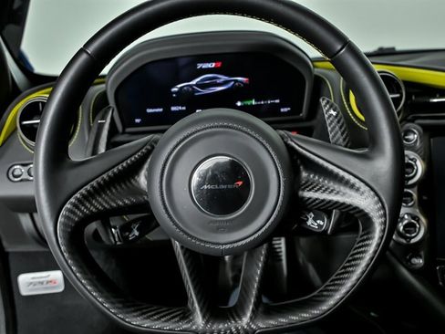 Used 2018 McLaren 720S RWD image 27