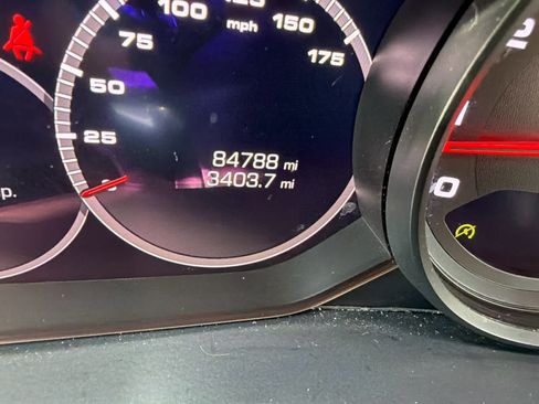 Used 2019 Porsche Cayenne AWD/4WD image 11
