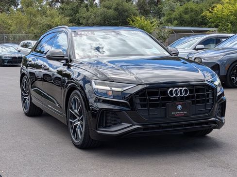Used 2019 Audi Q8 Premium Plus w/ Premium Plus AWD/4WD image 3