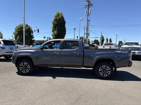 Used 2021 Toyota Tacoma TRD Sport AWD/4WD image 2