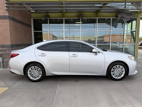 Used 2015 Lexus ES 350 w/ Premium Package FWD image 9