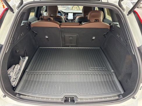 Used 2024 Volvo XC60 T8 Plus w/ Protection Package Premier image 14